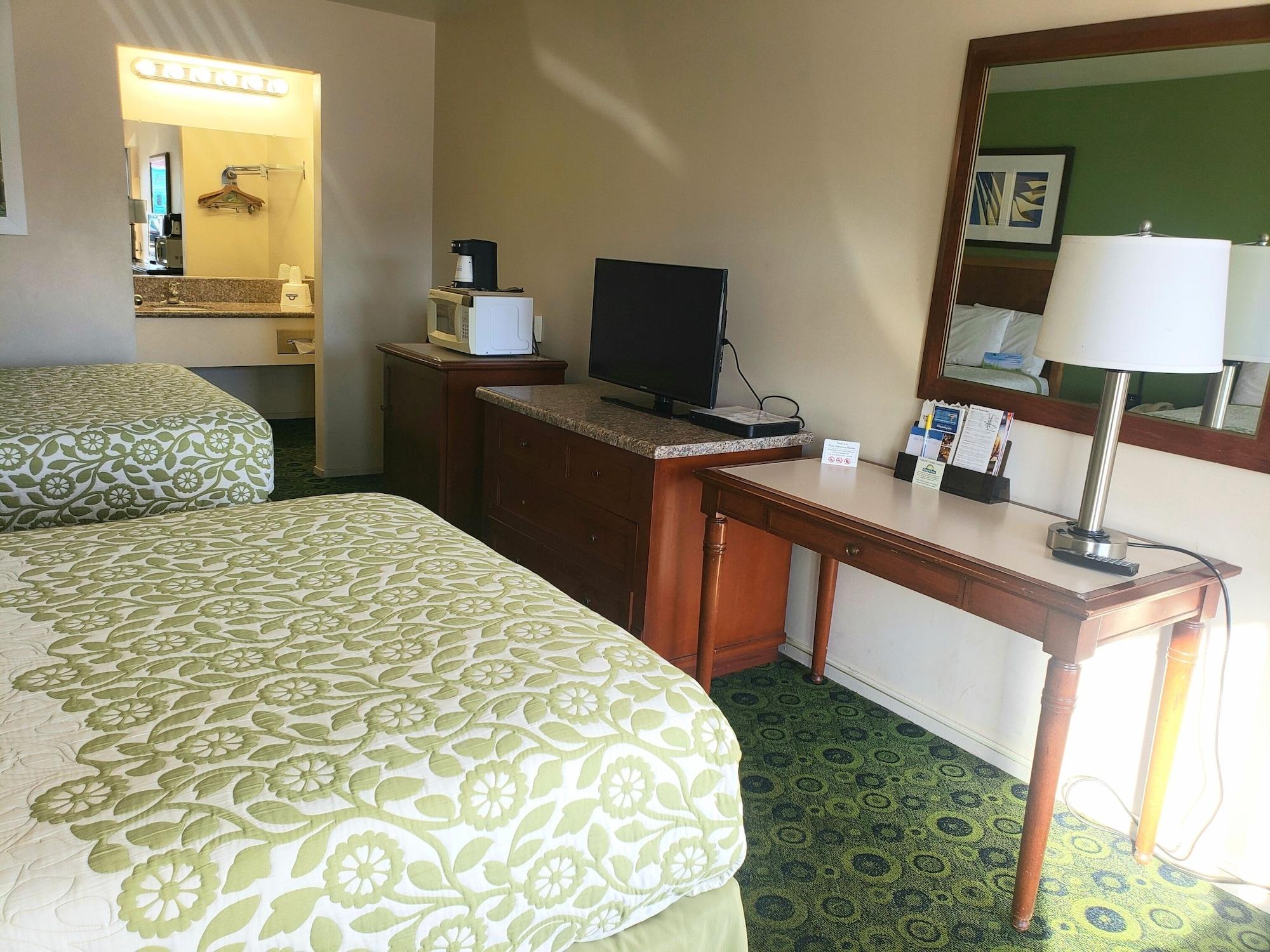 Days Inn By Wyndham Westley Bagian luar foto