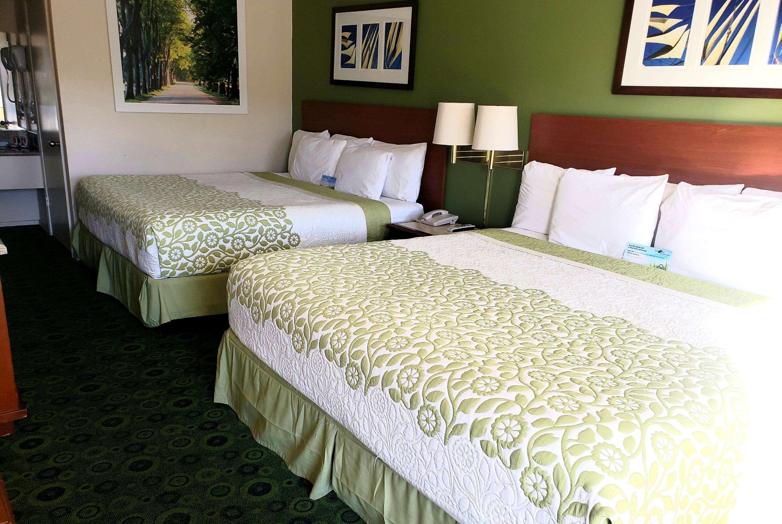 Days Inn By Wyndham Westley Bagian luar foto