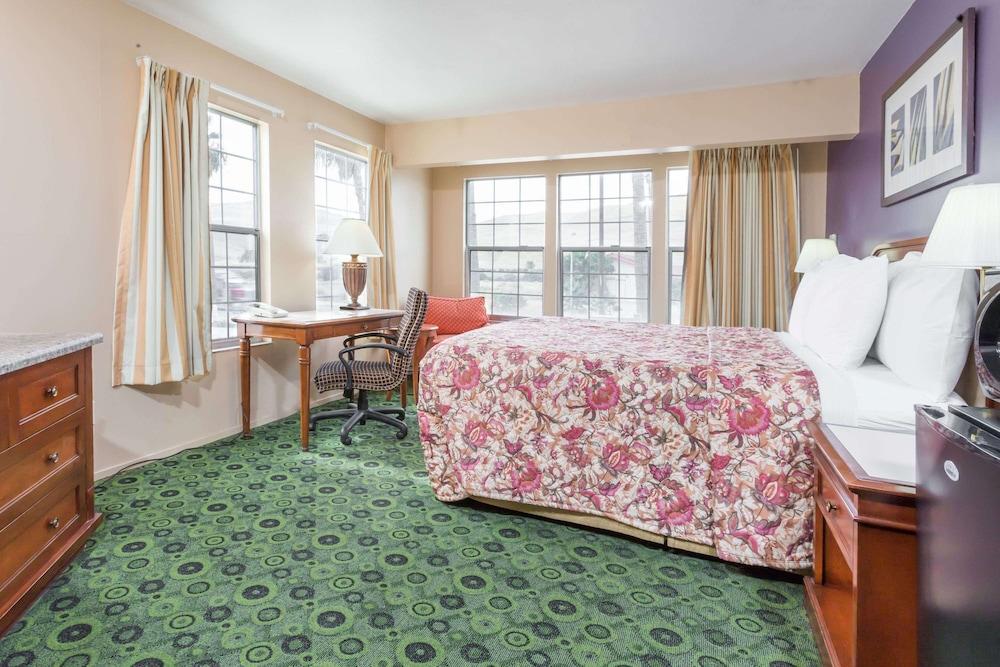 Days Inn By Wyndham Westley Bagian luar foto