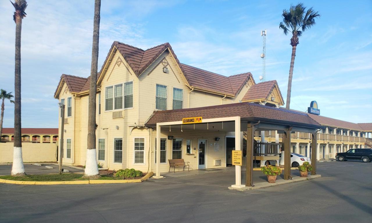Days Inn By Wyndham Westley Bagian luar foto
