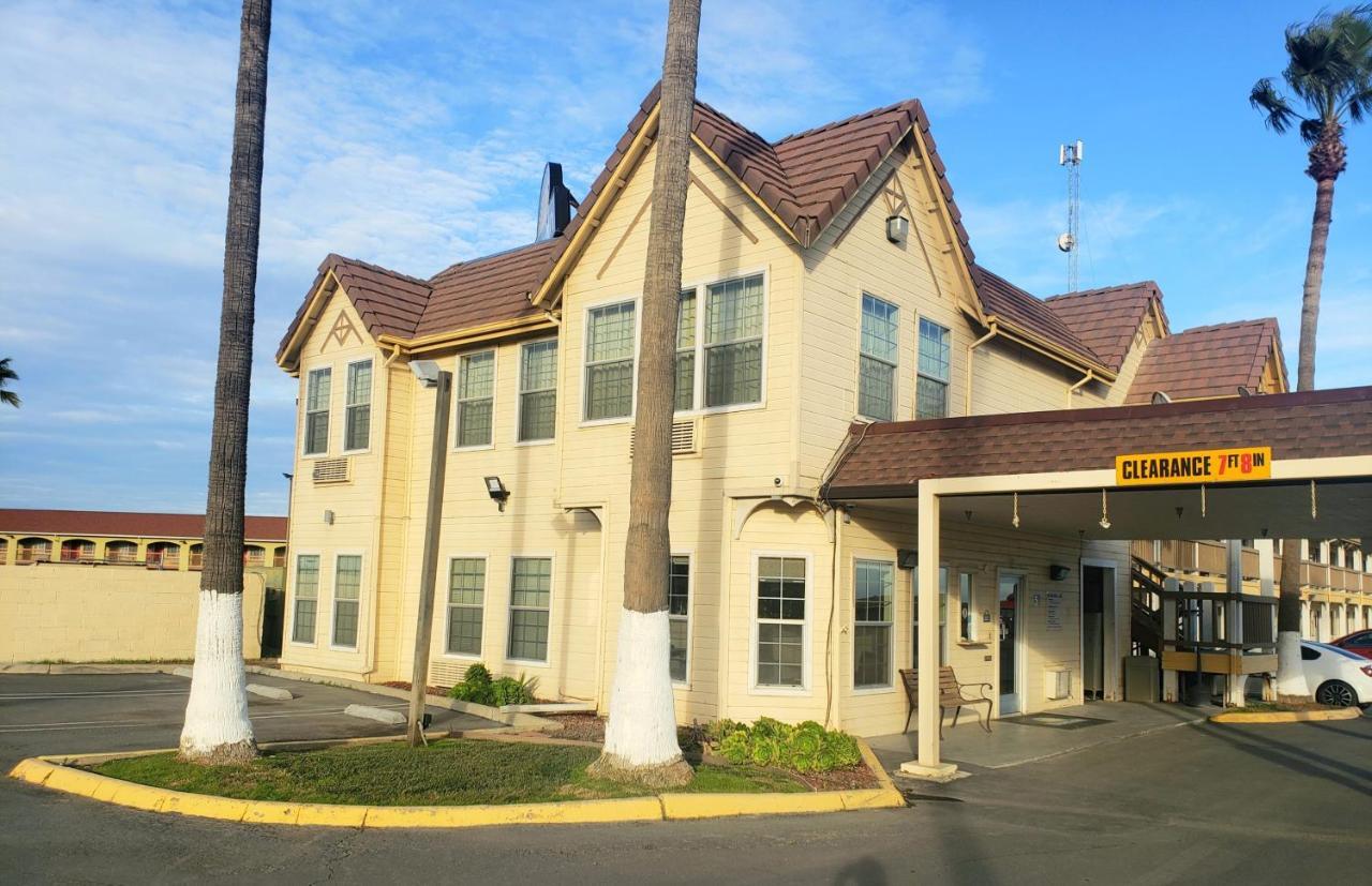 Days Inn By Wyndham Westley Bagian luar foto